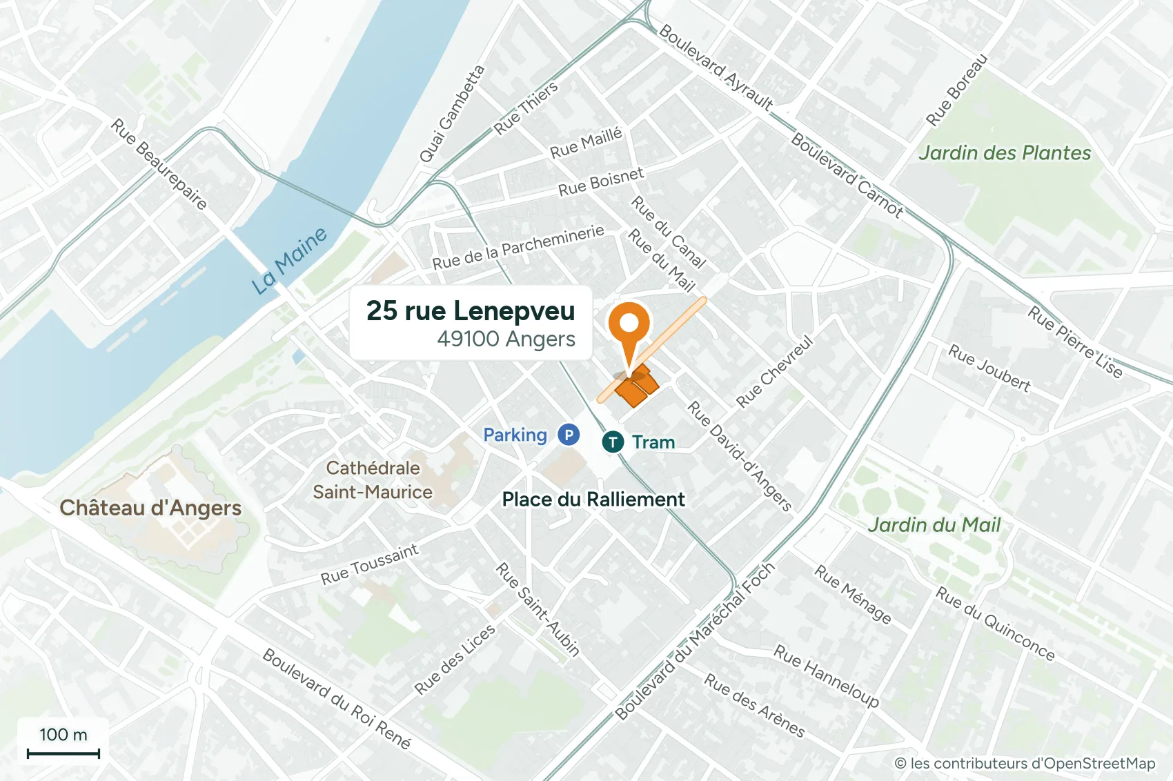 Plan du centre-ville d'Angers : le 25 rue Lenepveu, repéré en orange, est à deux pas de la place du Ralliement, de l'arrêt de tram et du parking.